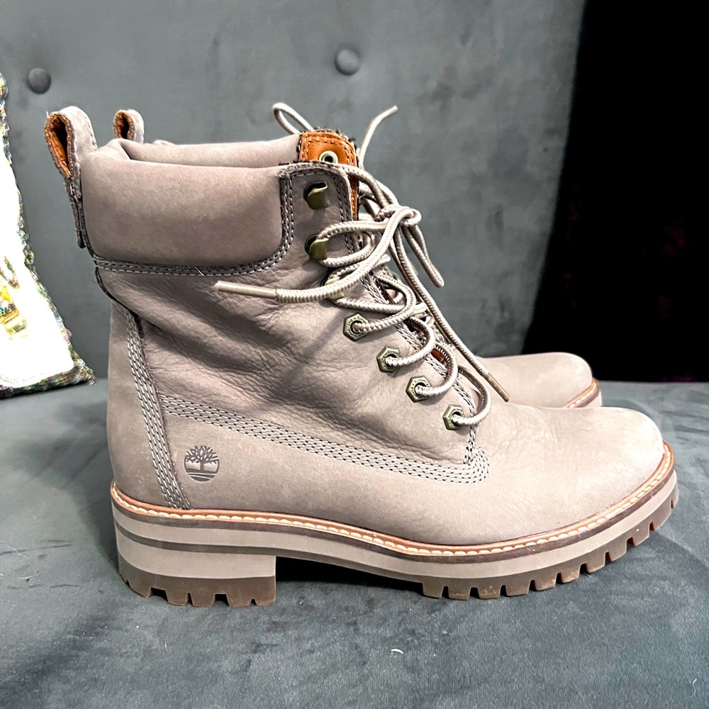 Timberland Womens Courmayeur Valley 6 Inch Boots A1RQX Taupe